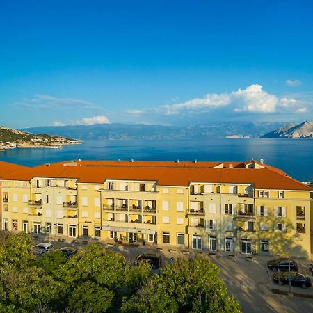 Valamar Atrium Baška Residence Bagian luar foto
