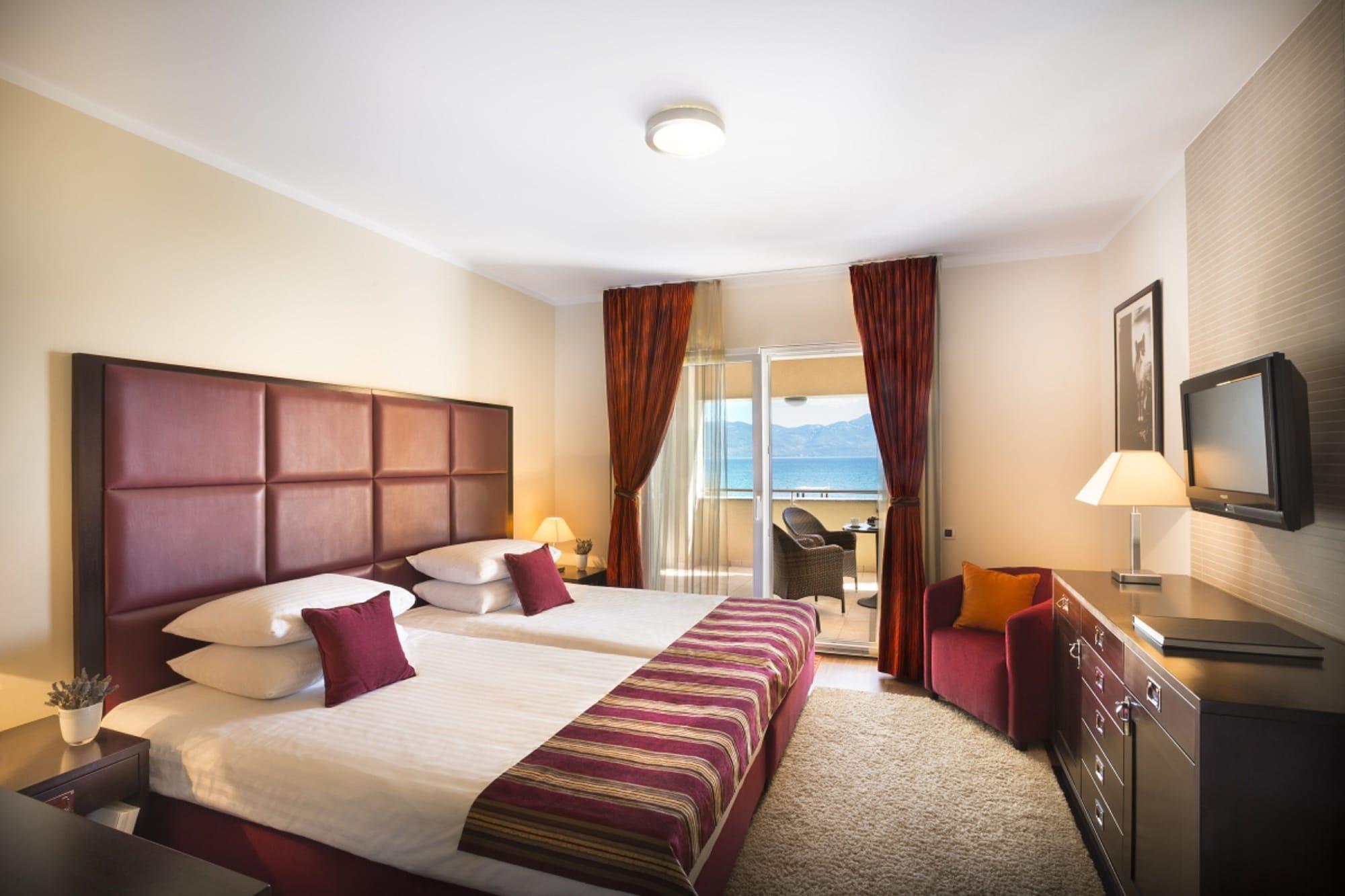 Valamar Atrium Baška Residence Bagian luar foto