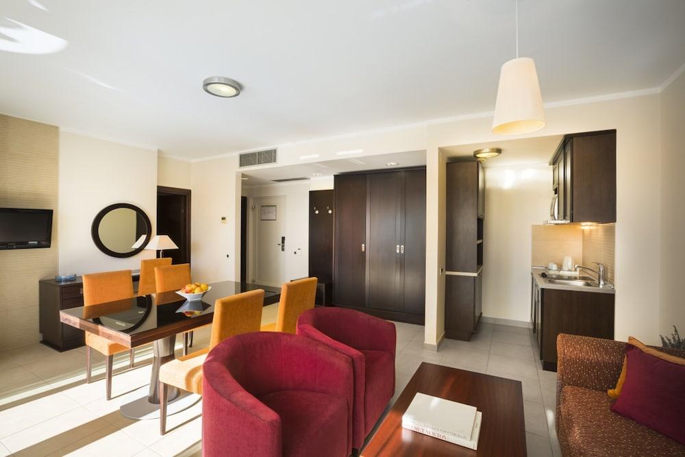 Valamar Atrium Baška Residence Bagian luar foto