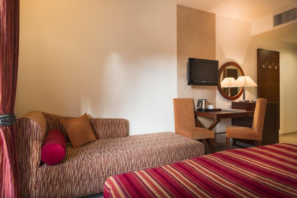 Valamar Atrium Baška Residence Bagian luar foto