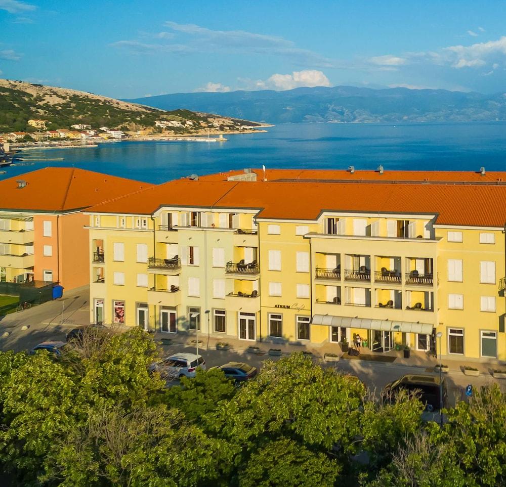 Valamar Atrium Baška Residence Bagian luar foto