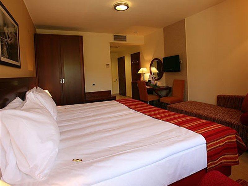 Valamar Atrium Baška Residence Bagian luar foto