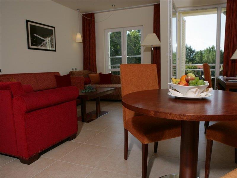 Valamar Atrium Baška Residence Bagian luar foto