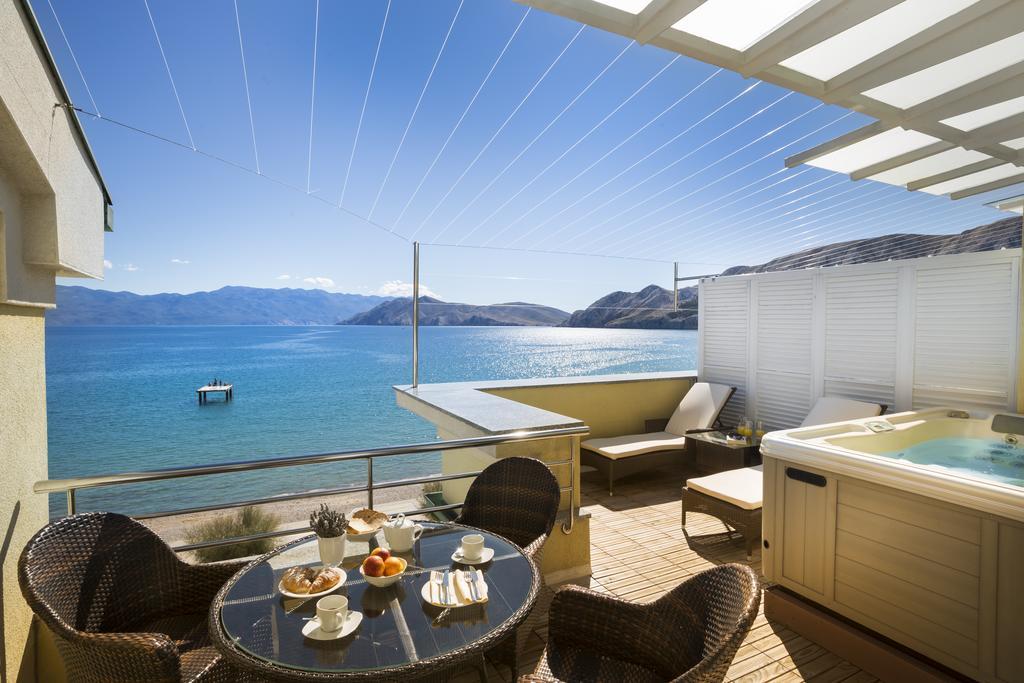 Valamar Atrium Baška Residence Bagian luar foto