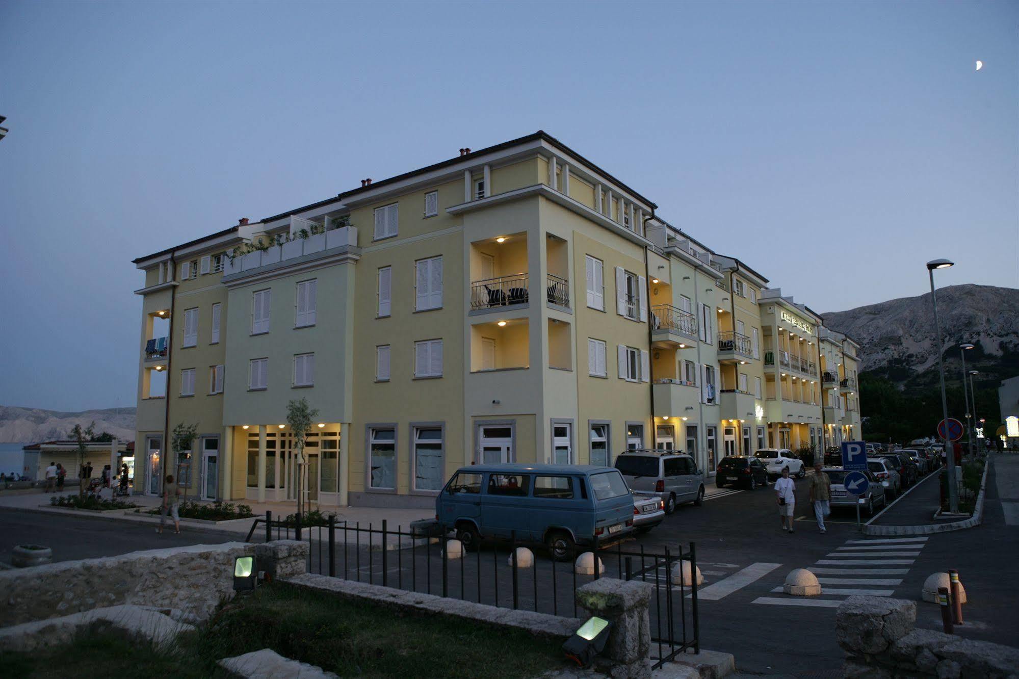 Valamar Atrium Baška Residence Bagian luar foto