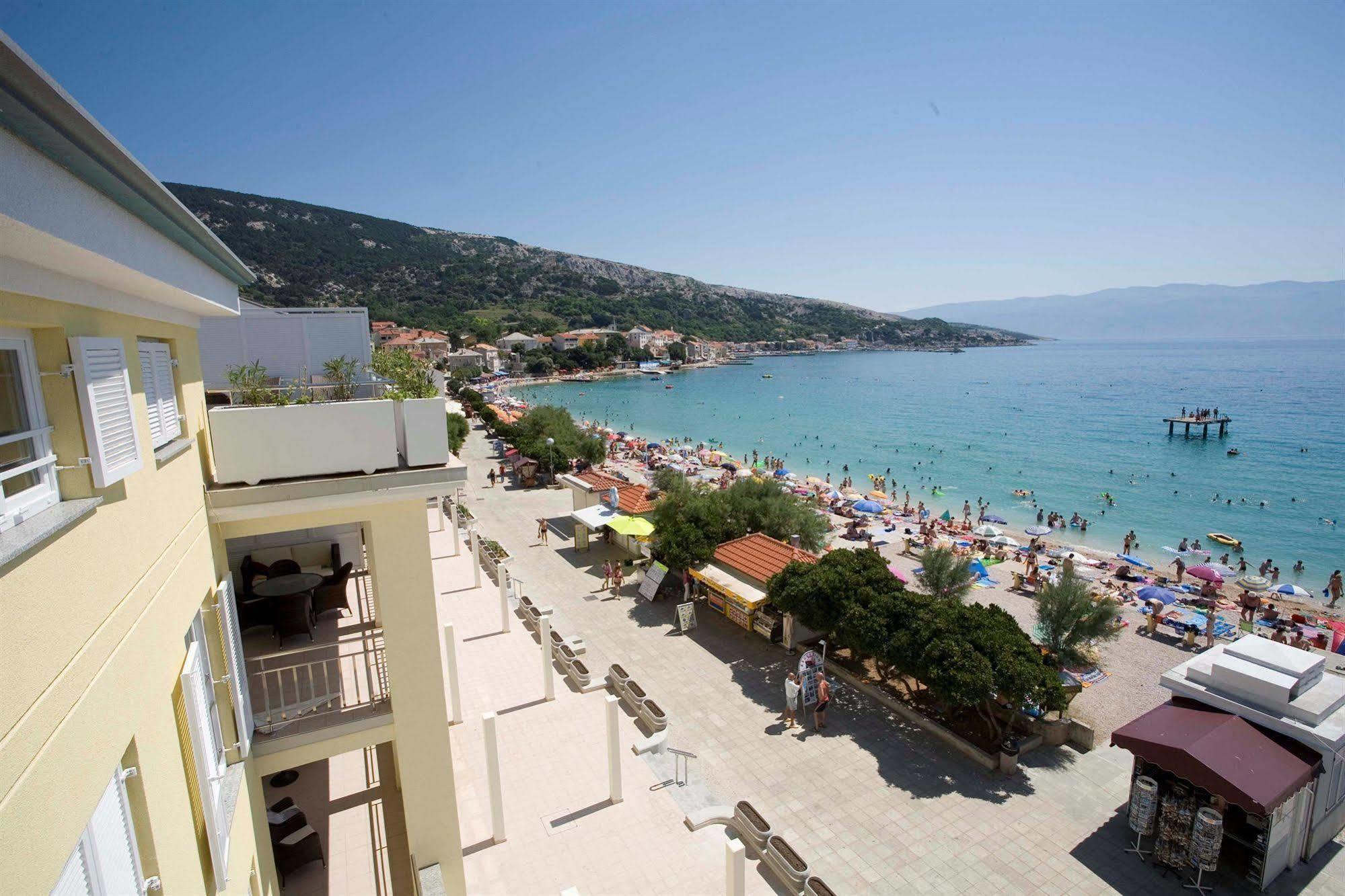 Valamar Atrium Baška Residence Bagian luar foto
